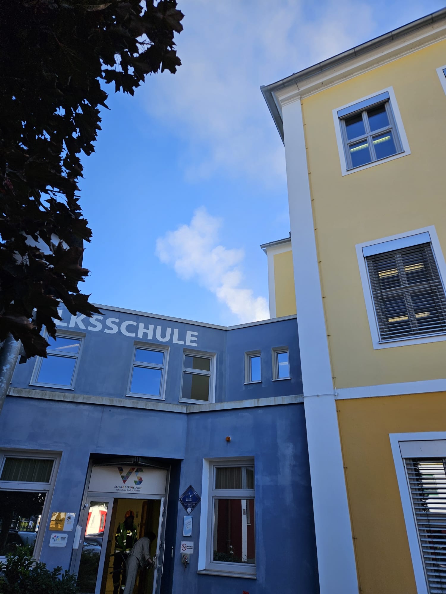🚒 Räumungsübung in der Volksschule Groß St. — Aufnahme 3